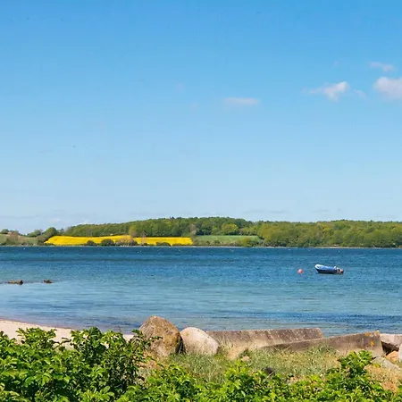 6 Person In Aabenraa-by Traum *